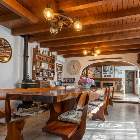 Rosch Semesterbostad *